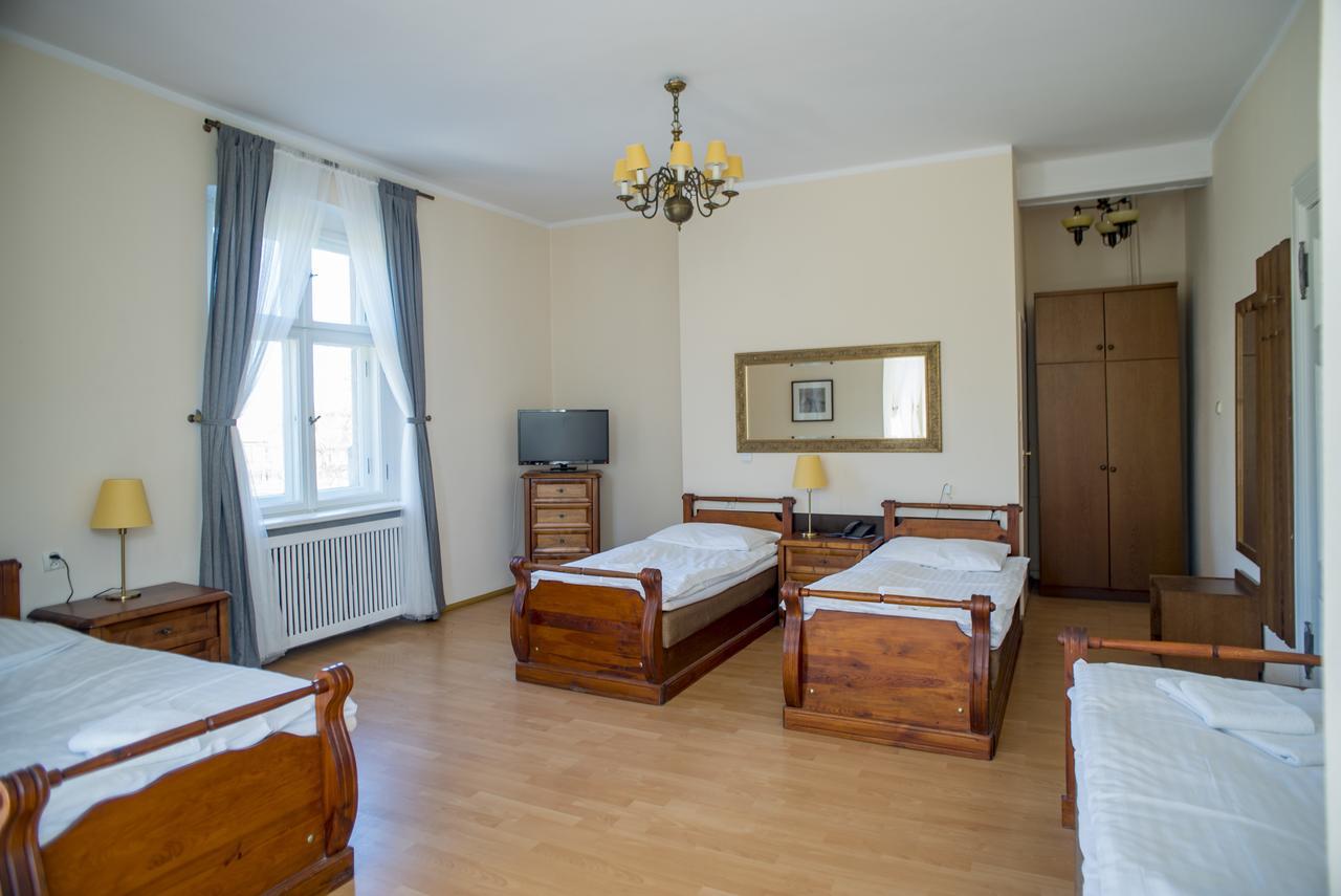 Hotel Palac Kobylniki Obersitzko Exterior foto